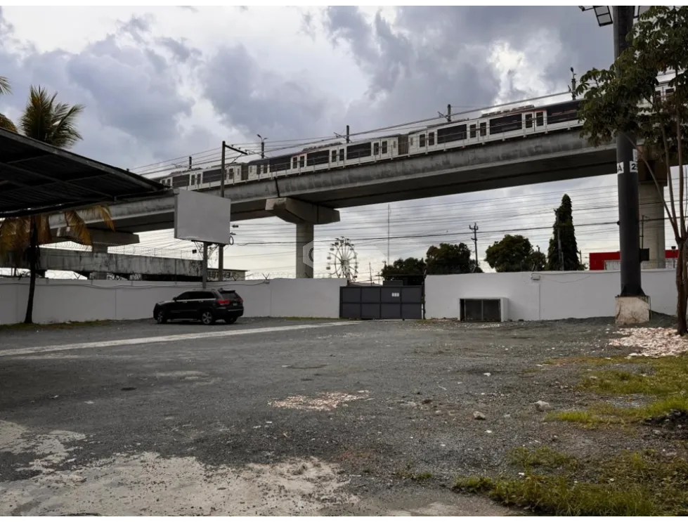24 DE DICIEMBRE / COMMERCIAL WAREHOUSE / WITH OFFICE / 2014M