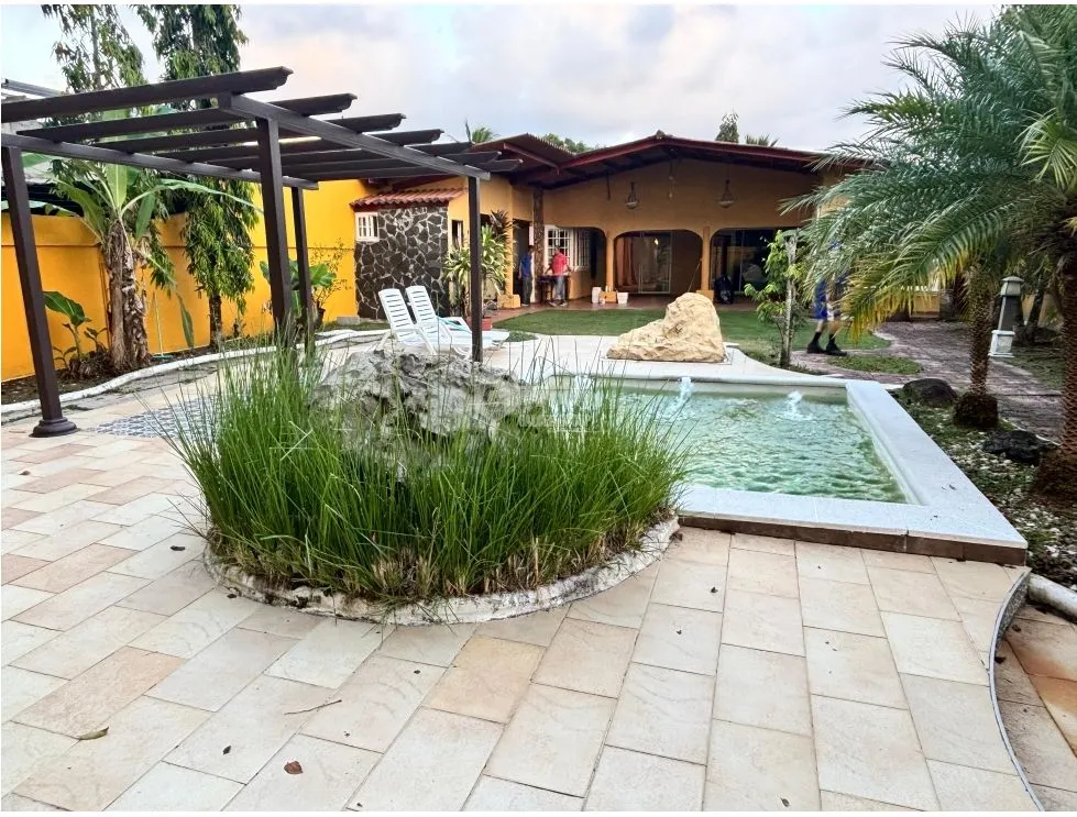 COLON / PUERTO PILON /  700M2 / 2 HABITACIONES / PISCINA