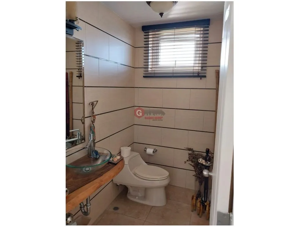Single Family House for sale in Farallon