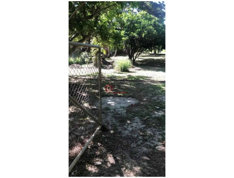 CORONADO / BEACHFRONT LAND MINUTES FROM THE BEACH / 1158M2