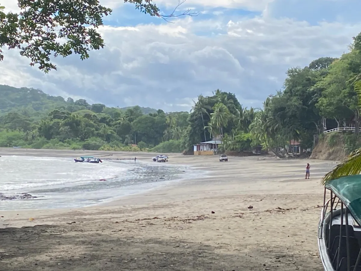 Titled 3,919.5 m² Property for Sale in Santa Catalina, Veraguas – Walking Distance to the Beach
