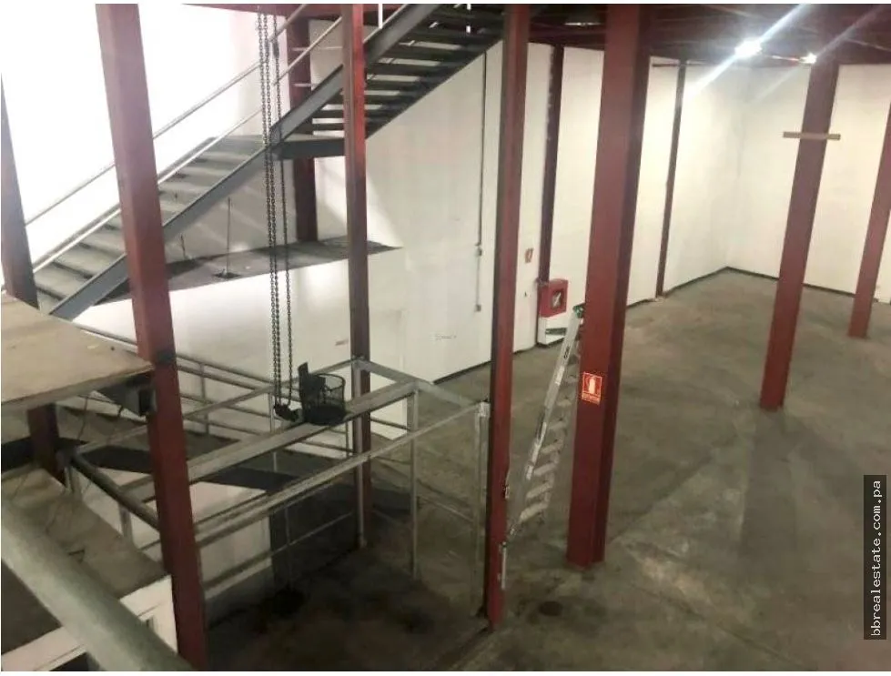 Warehouse for rent in Costa del Este