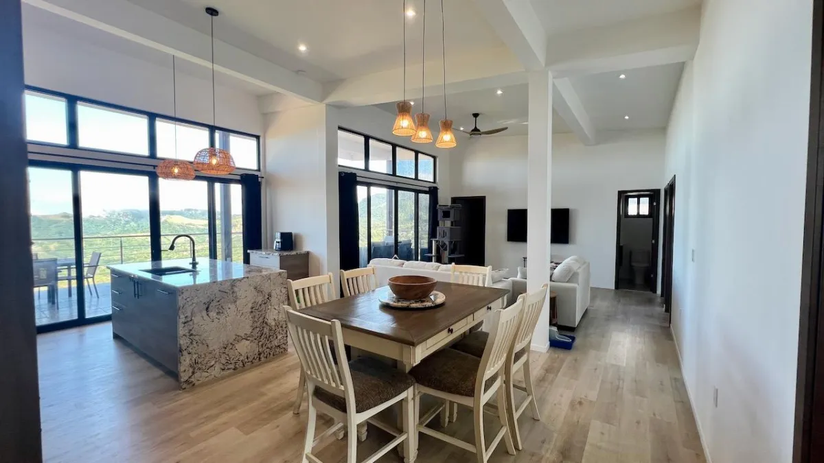 FULL SOLAR MOUNTAIN VILLA