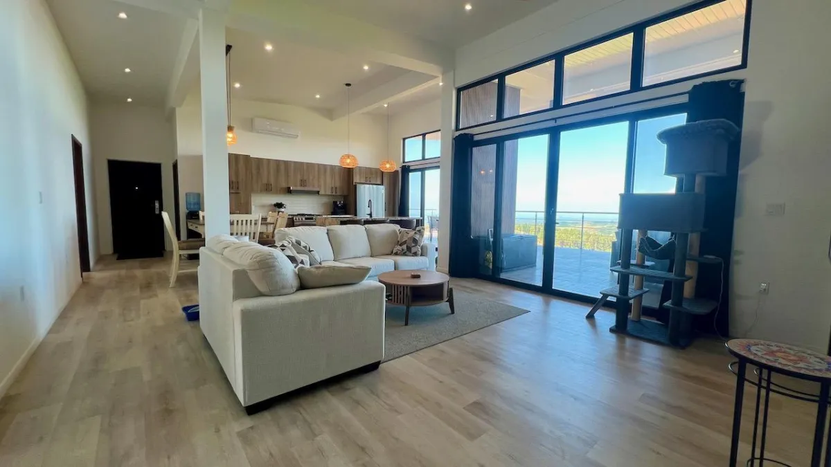 FULL SOLAR MOUNTAIN VILLA