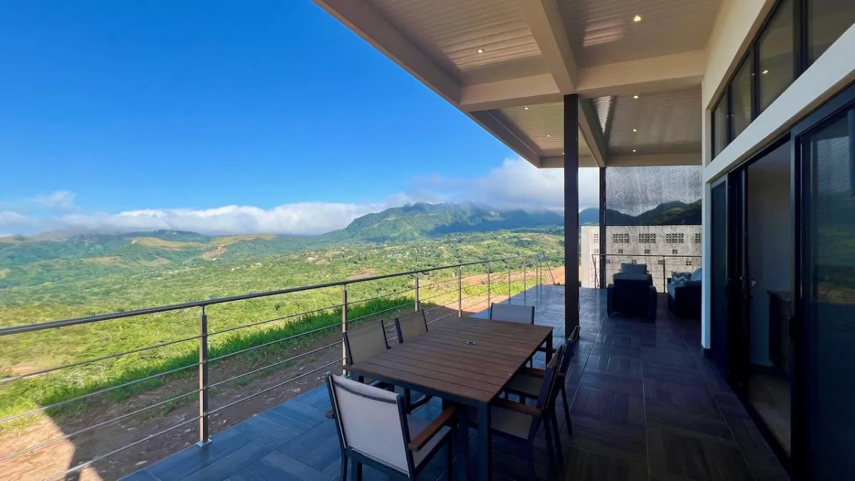 FULL SOLAR MOUNTAIN VILLA