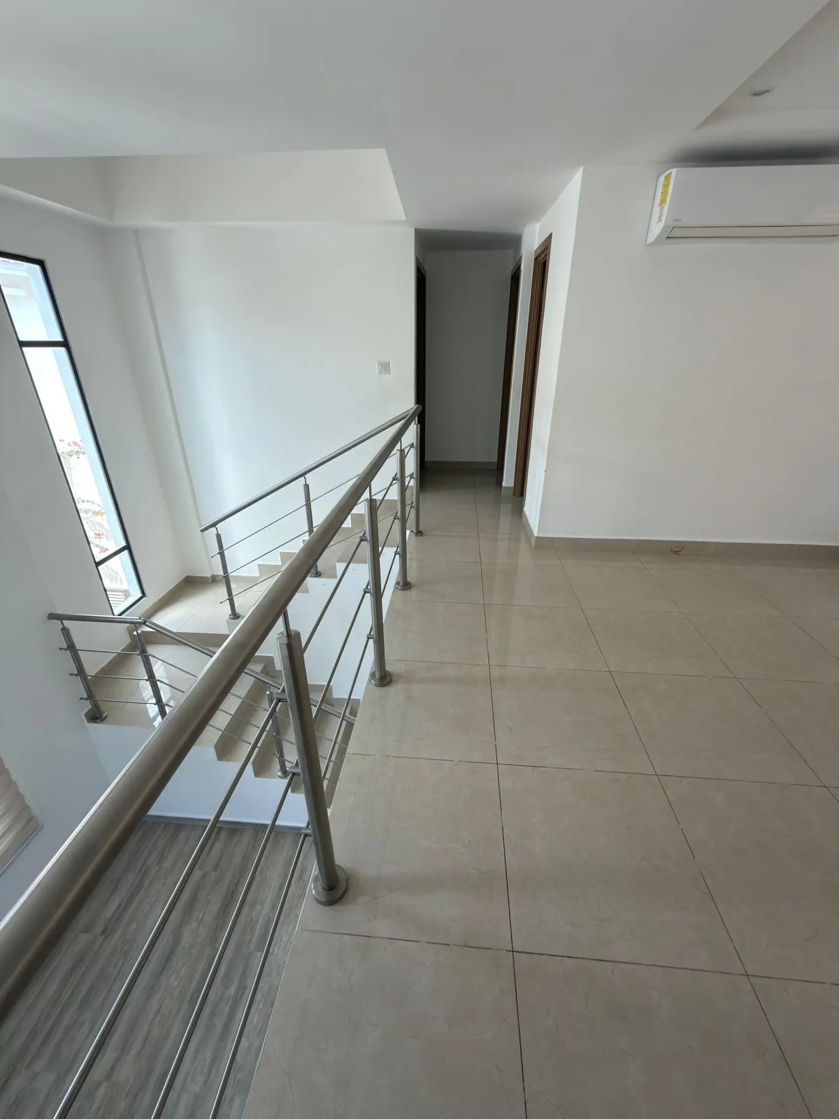 Spacious 2-Story House, 3 Bedrooms and 2.5 Bathrooms, Las Cumbres