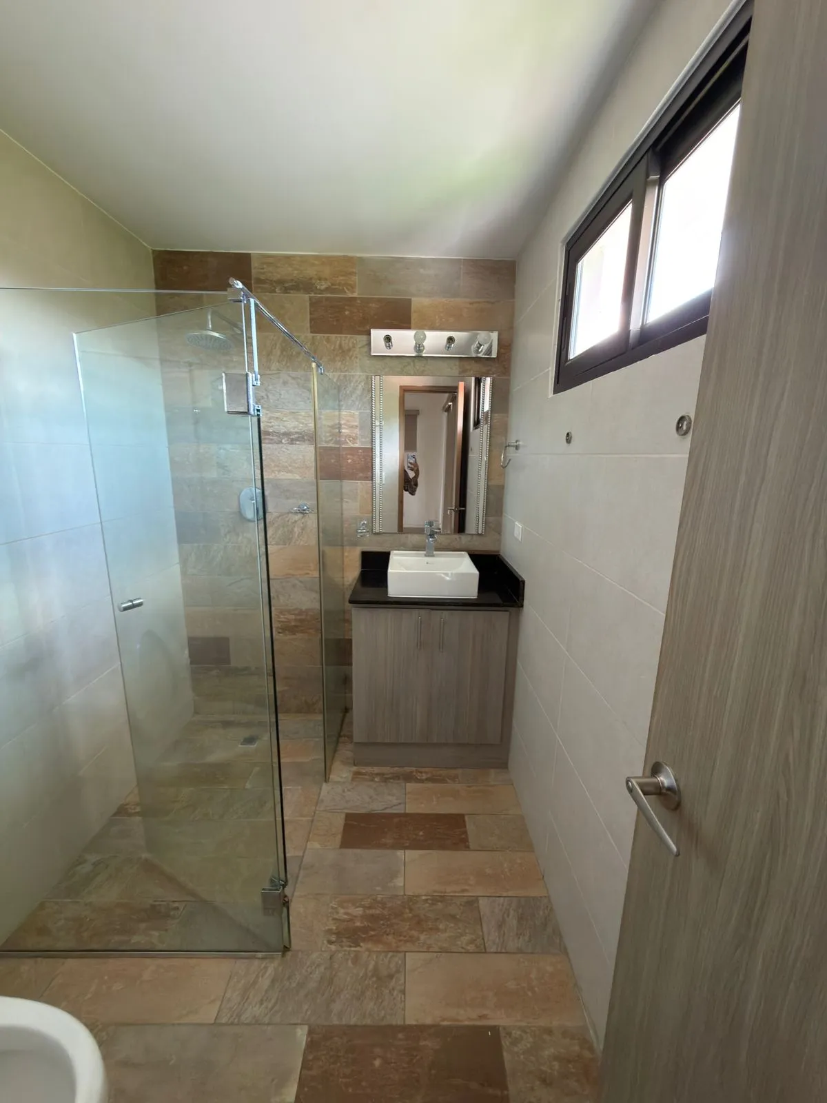 Spacious 2-Story House, 3 Bedrooms and 2.5 Bathrooms, Las Cumbres