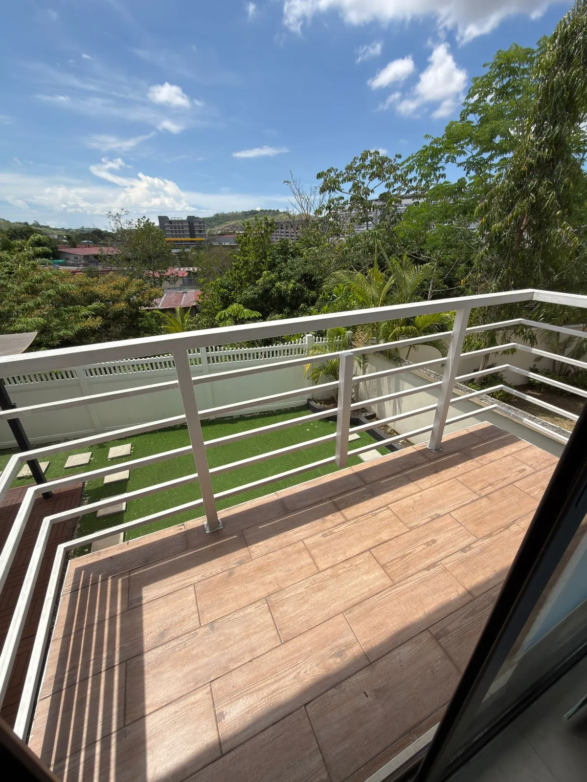 Spacious 2-Story House, 3 Bedrooms and 2.5 Bathrooms, Las Cumbres