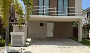 Spacious 2-Story House, 3 Bedrooms and 2.5 Bathrooms, Las Cumbres