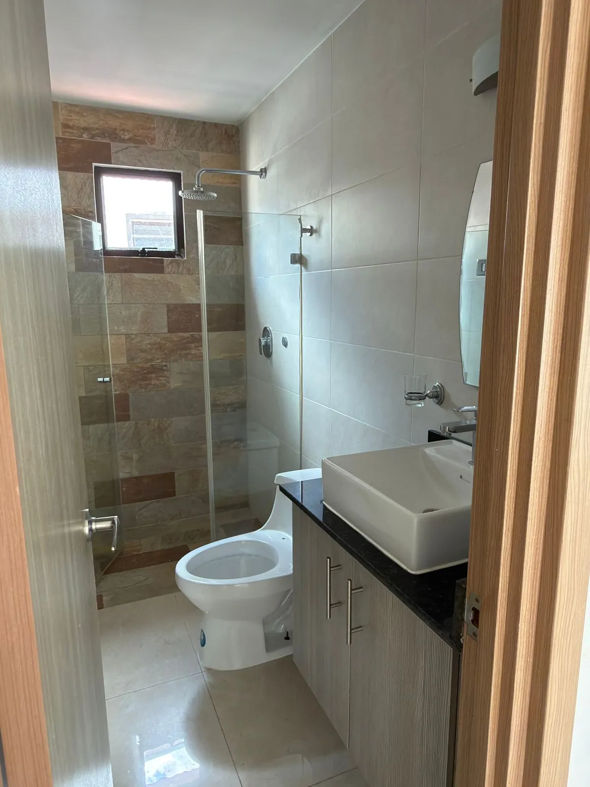 Spacious 2-Story House, 3 Bedrooms and 2.5 Bathrooms, Las Cumbres
