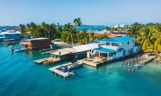 BEACHFRONT PROPERTY WITH A GUESTHOUSE BUSINESS