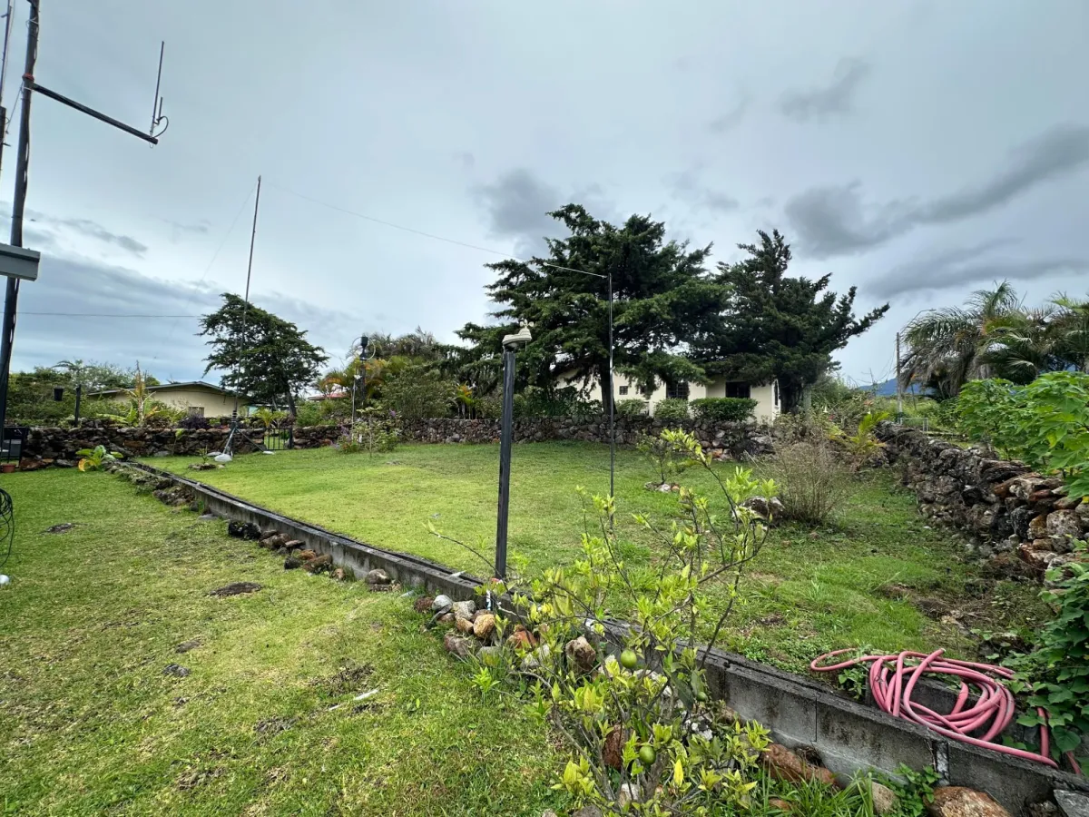 3 Bedroom Home-Mountain Views, Jacuzzi and 900m2