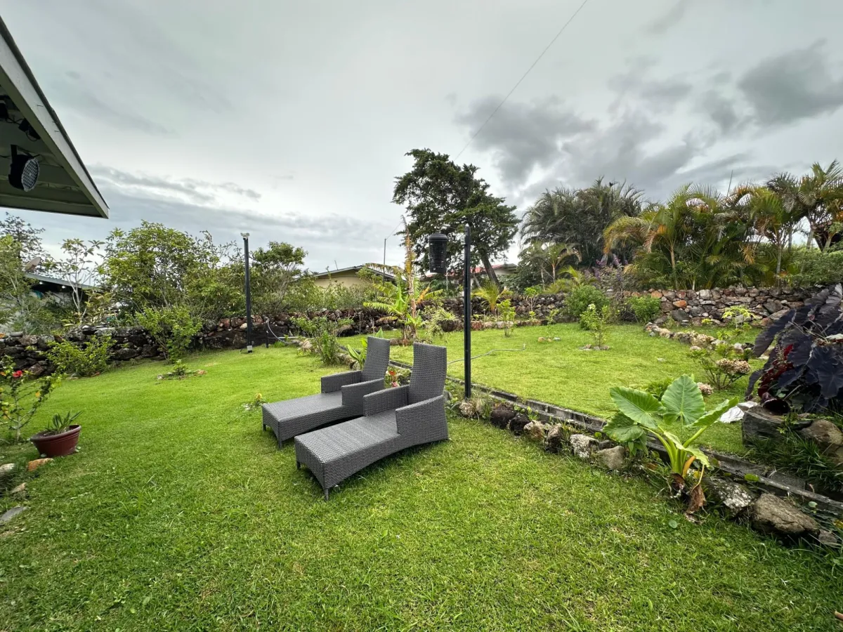 3 Bedroom Home-Mountain Views, Jacuzzi and 900m2