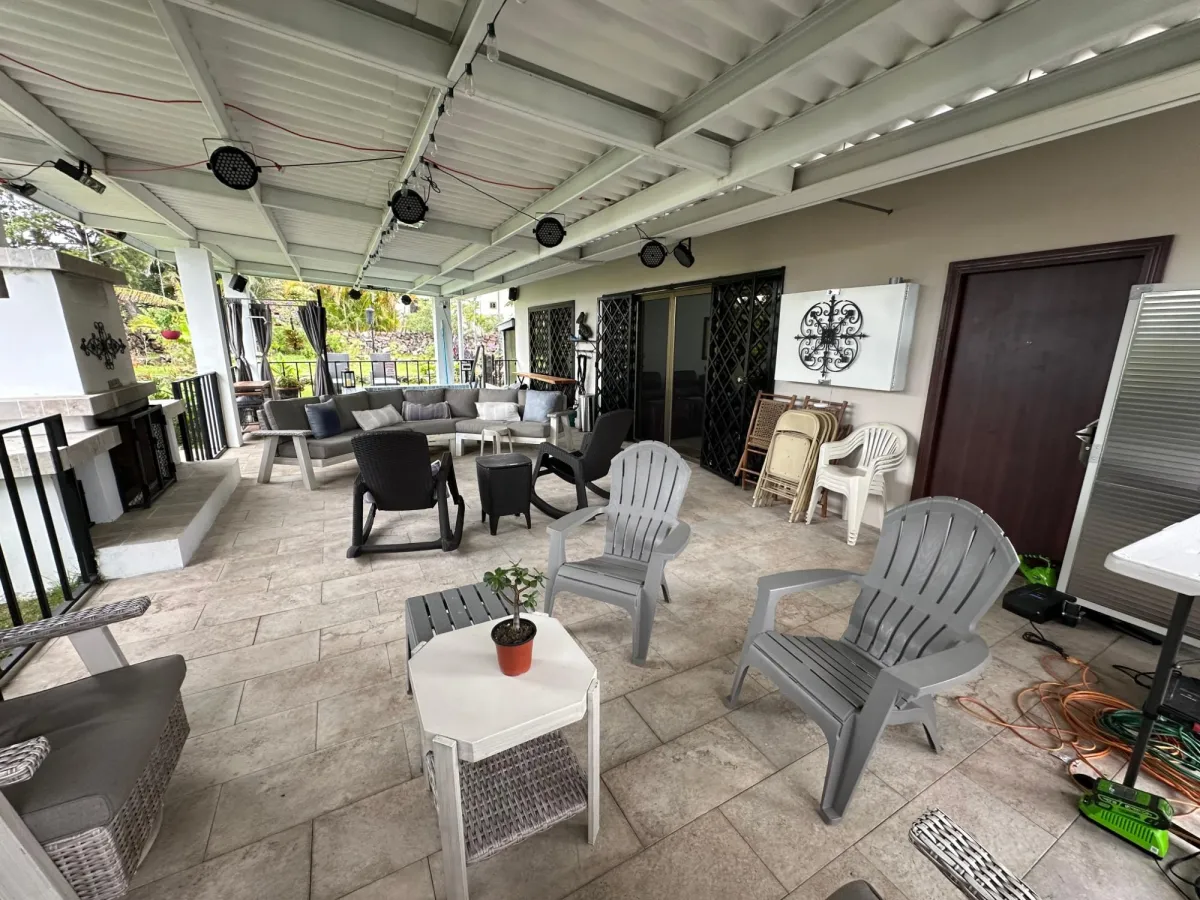 3 Bedroom Home-Mountain Views, Jacuzzi and 900m2
