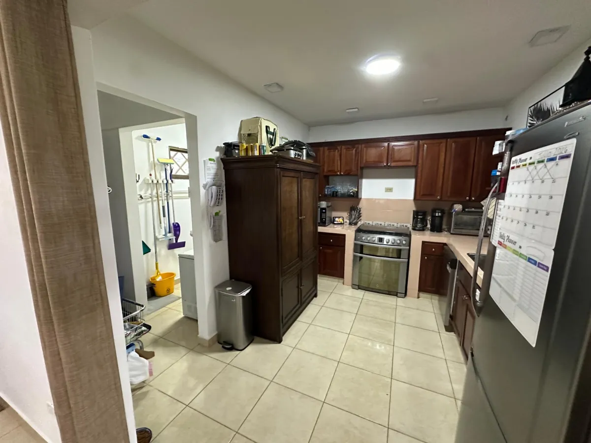 3 Bedroom Home-Mountain Views, Jacuzzi and 900m2
