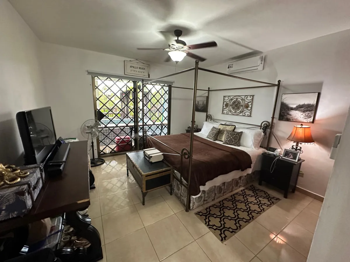 3 Bedroom Home-Mountain Views, Jacuzzi and 900m2