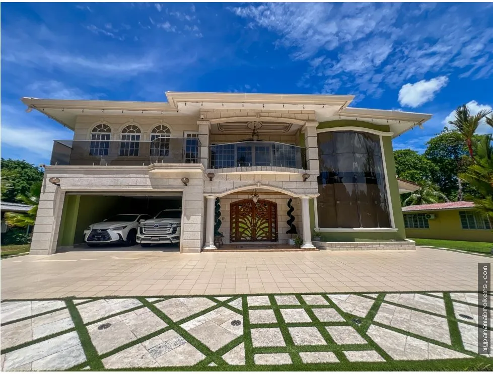 House for Sale in Margarita Urbanization, Colón