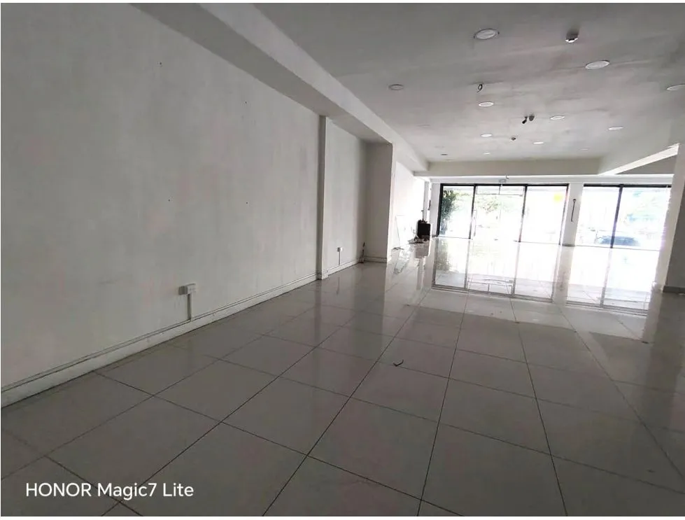 Commercial Office Rental in Domino Building, Vía España. EAR