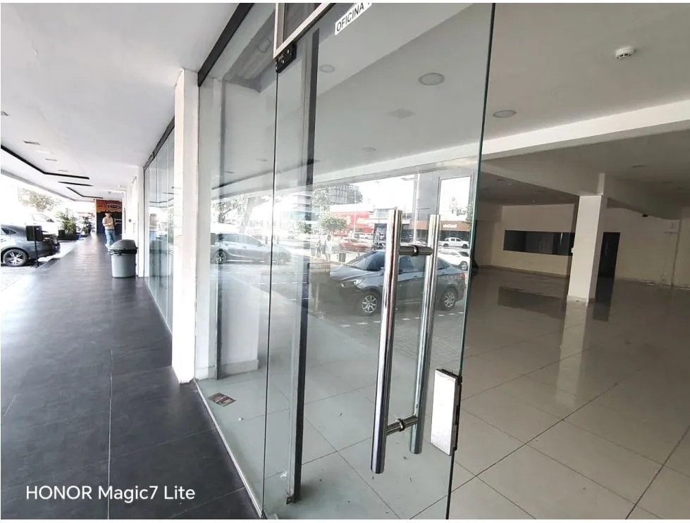 Commercial Office Rental in Domino Building, Vía España. EAR