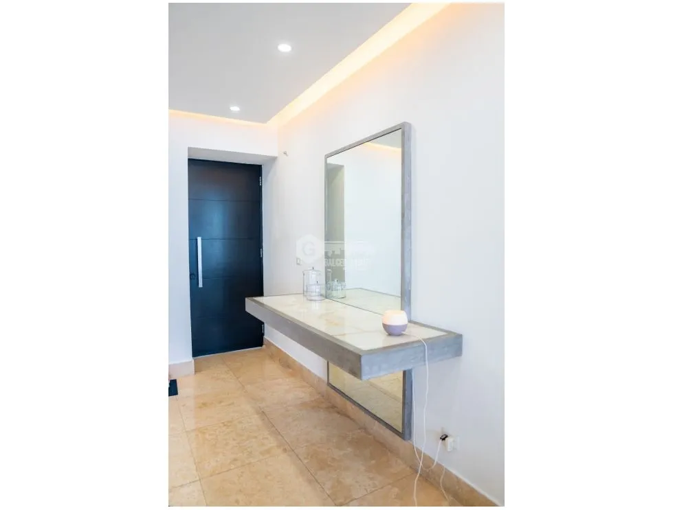 SE ALQUILA APARTAMENTO EN COCO DEL MAR 150M 2 HABITACIONES AMOBLADO