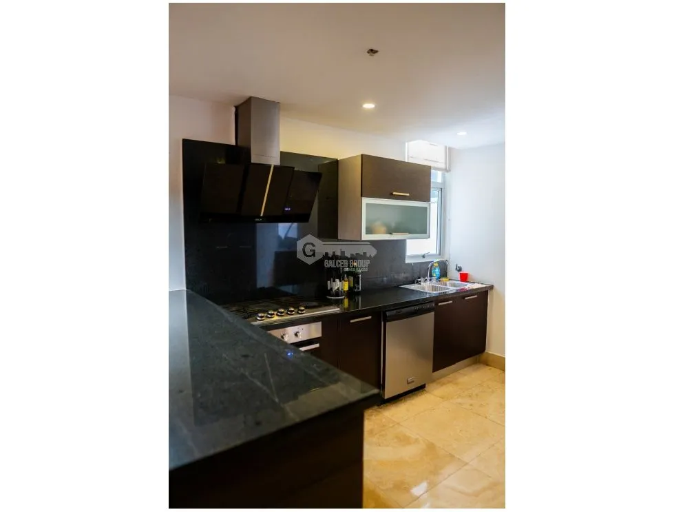 SE ALQUILA APARTAMENTO EN COCO DEL MAR 150M 2 HABITACIONES AMOBLADO