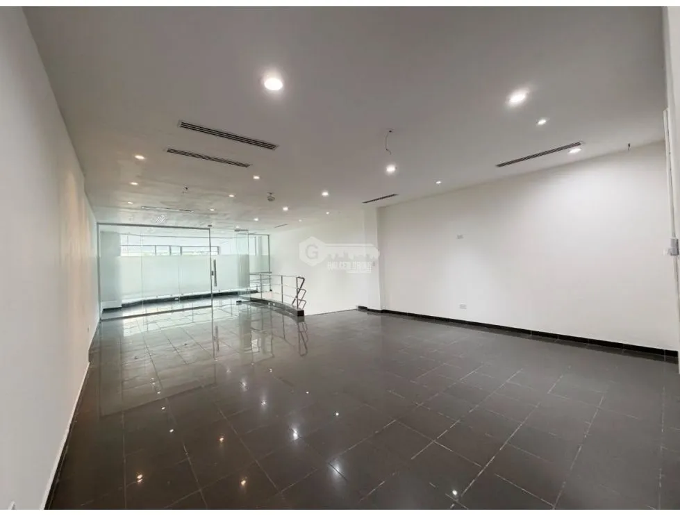 LOCAL / PLAZA OBARRIO / 196.04 MT / PLANTA BAJA / MEZZANINE NS