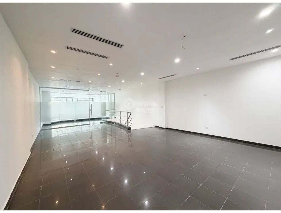 LOCAL / PLAZA OBARRIO / 196.04 MT / PLANTA BAJA / MEZZANINE NS