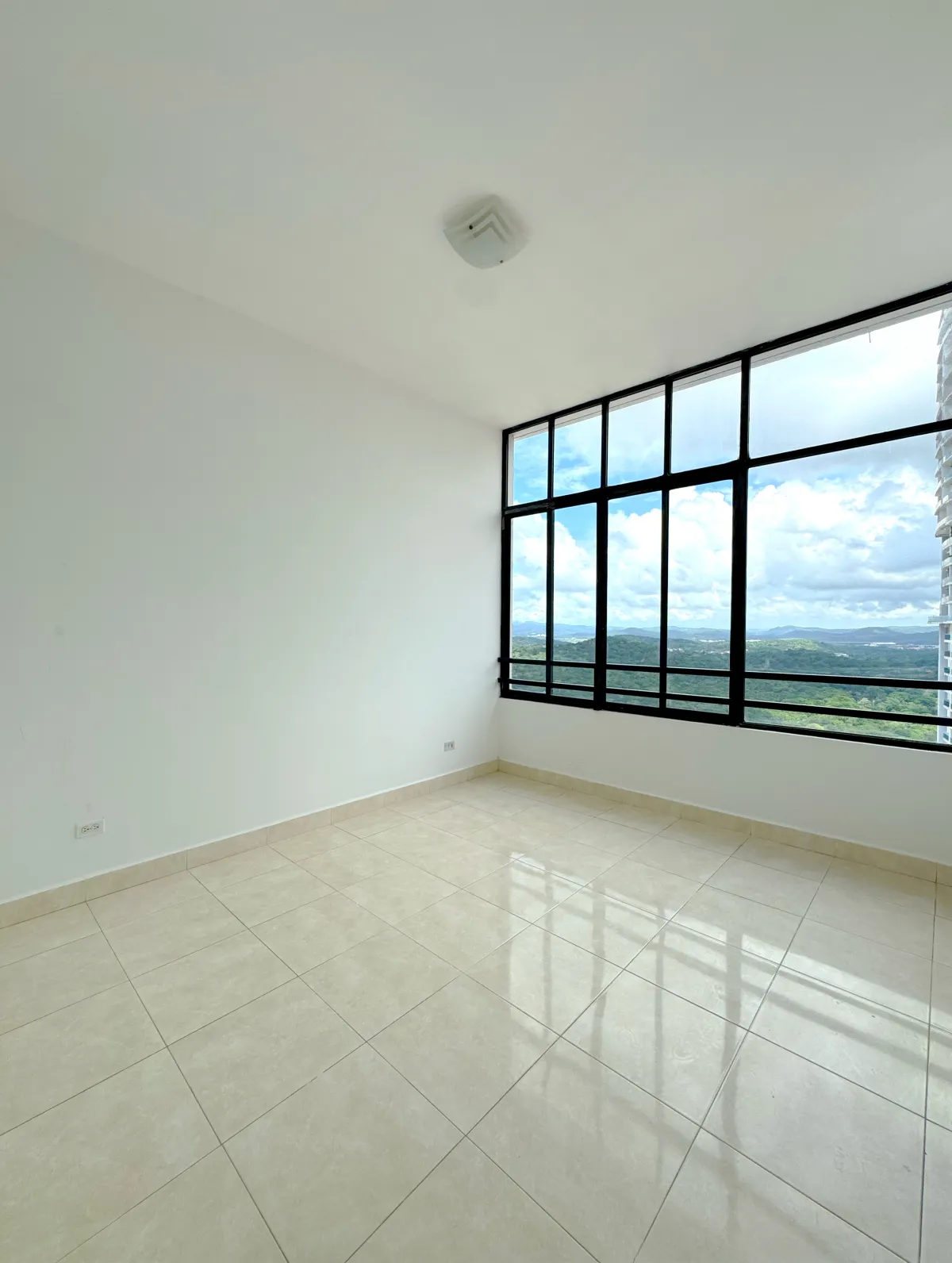 Majestic Penthouse in Elite 400, 590 m², 360° View, Tax Exempt for 20 Years
