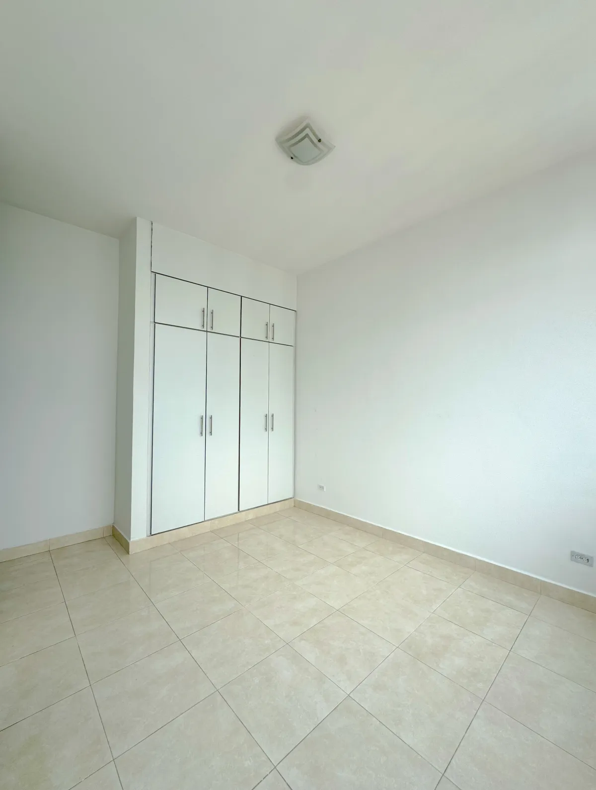 Majestic Penthouse in Elite 400, 590 m², 360° View, Tax Exempt for 20 Years
