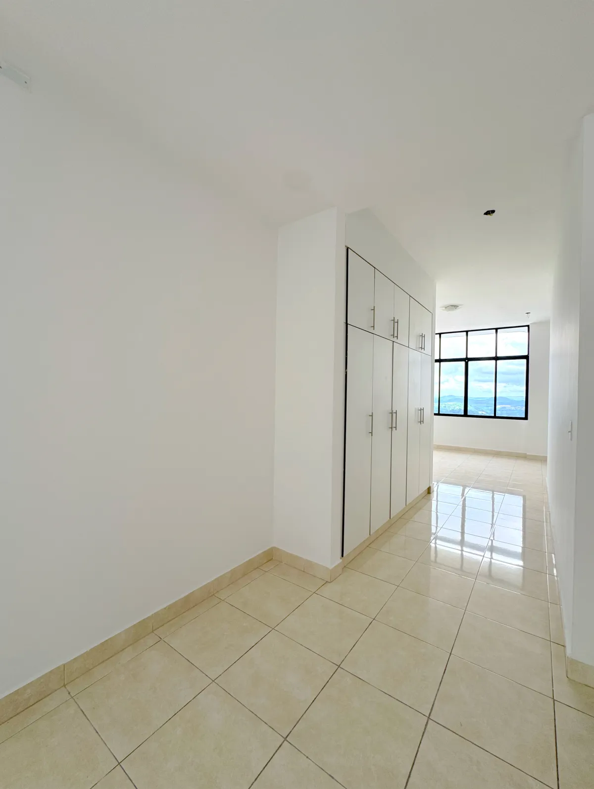 Majestic Penthouse in Elite 400, 590 m², 360° View, Tax Exempt for 20 Years