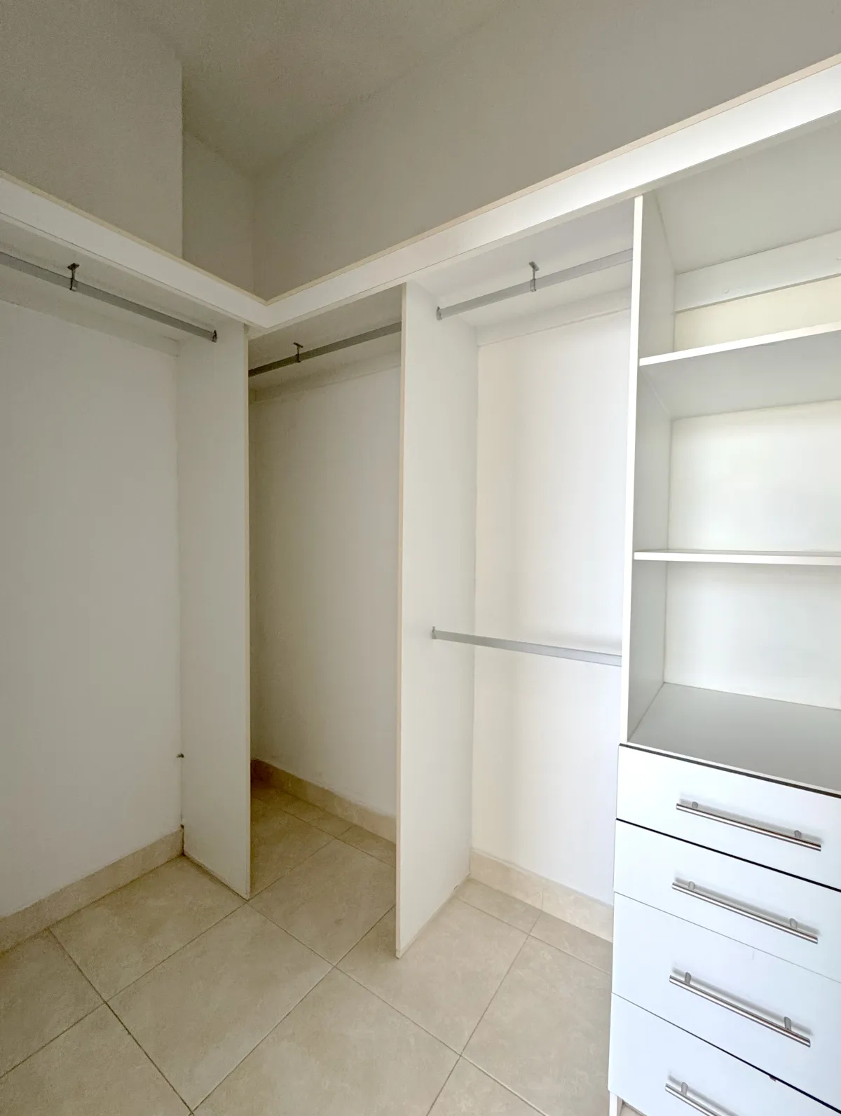 Majestic Penthouse in Elite 400, 590 m², 360° View, Tax Exempt for 20 Years