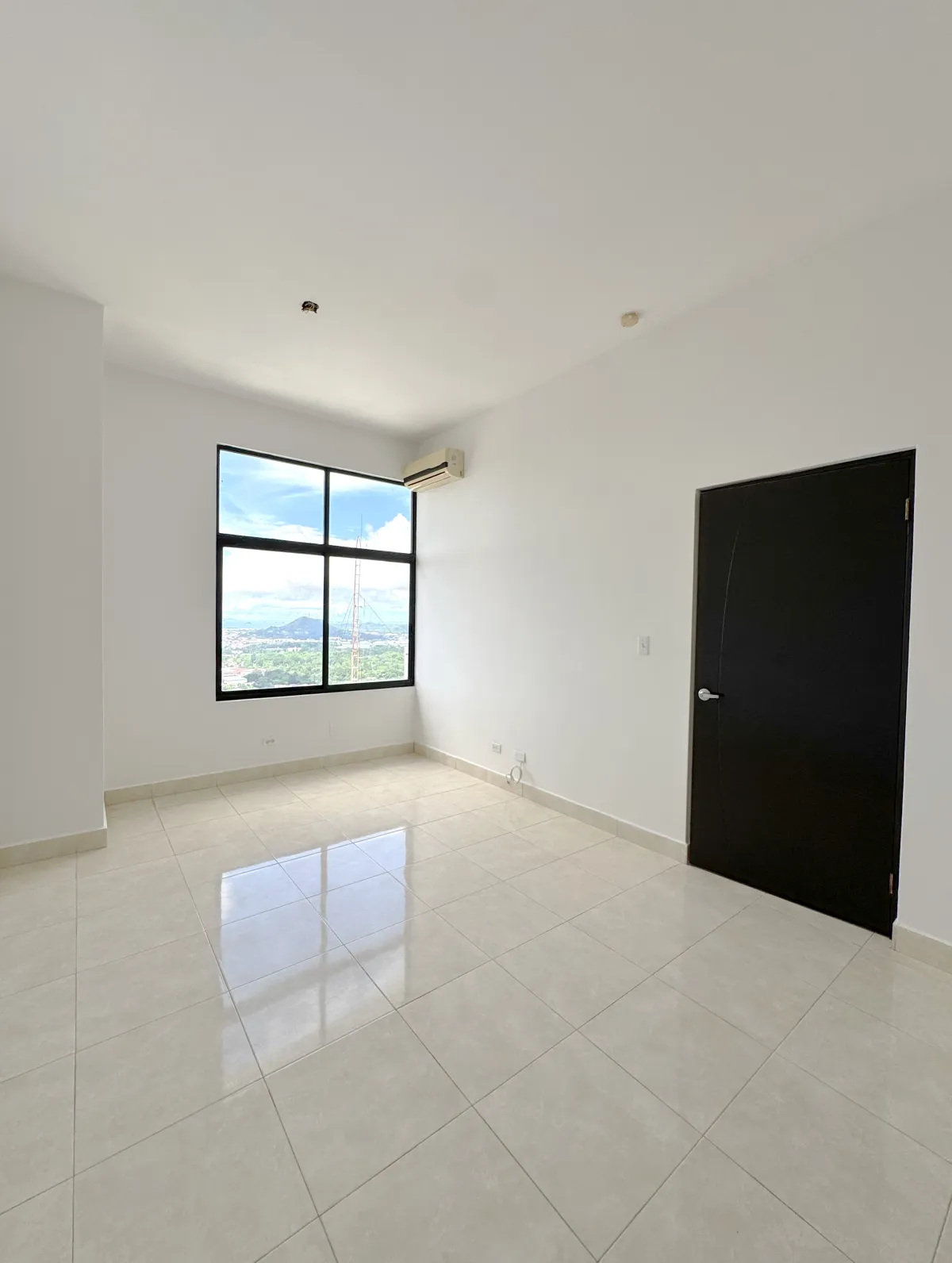Majestic Penthouse in Elite 400, 590 m², 360° View, Tax Exempt for 20 Years