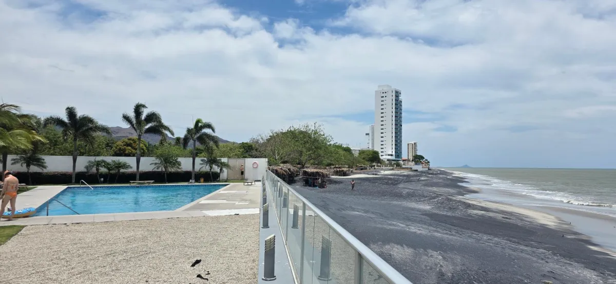 Ocean view apartment for sale in Royal Palm