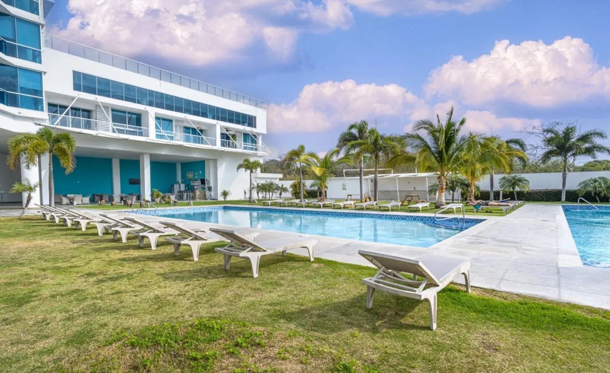 Ocean view apartment for sale in Royal Palm