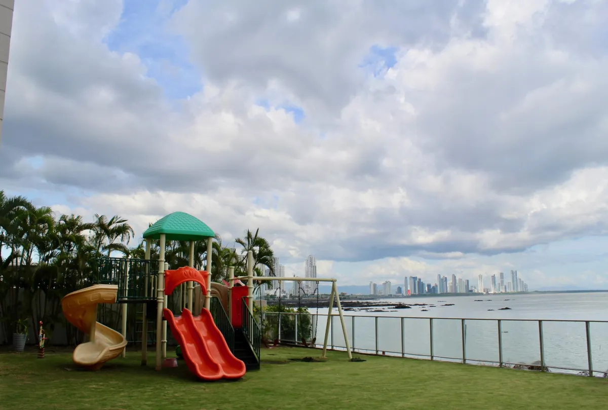 MODERN & REMODELED - PUNTA PACIFICA - OASIS 299M2