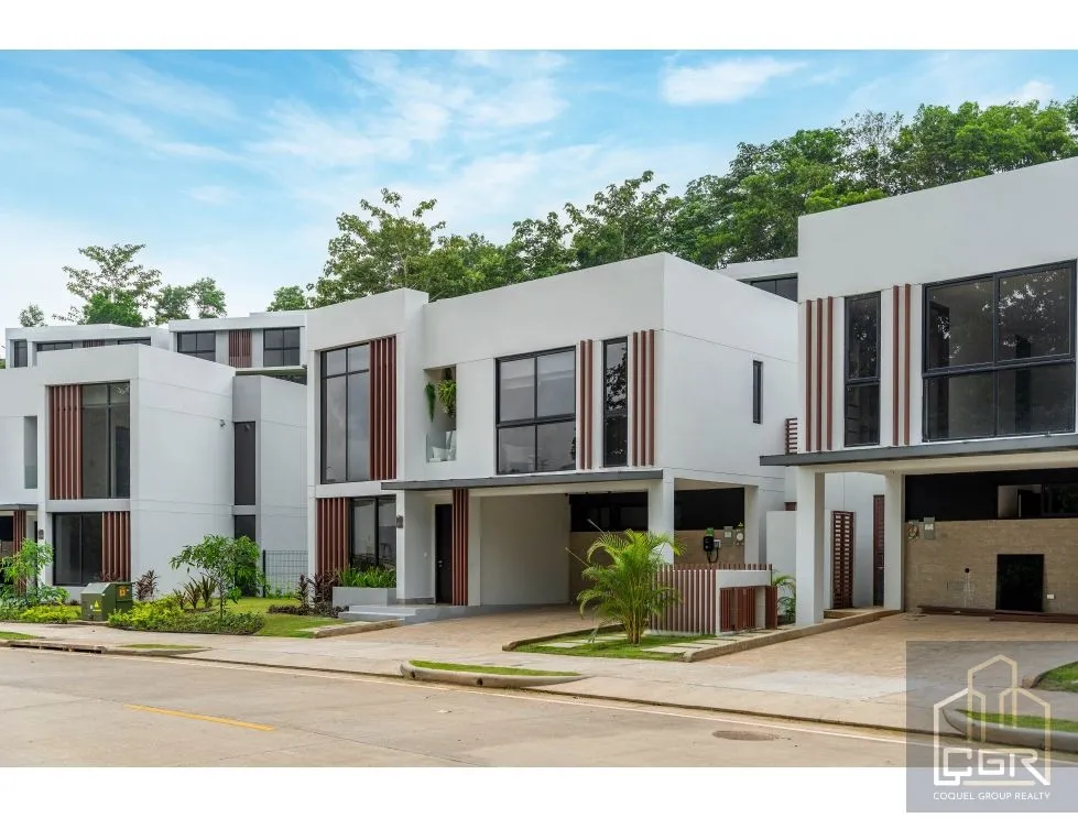 Single Family House for sale in Las Lajas