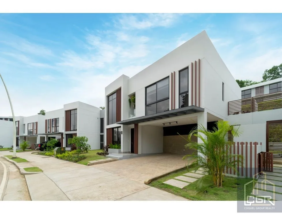 Single Family House for sale in Las Lajas