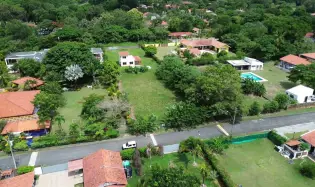 Flat lot 1250m2 in Coronado