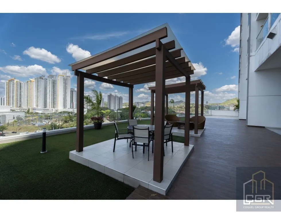 VENTA DE APARTAMENTO EN PH SKY POINT TOWER