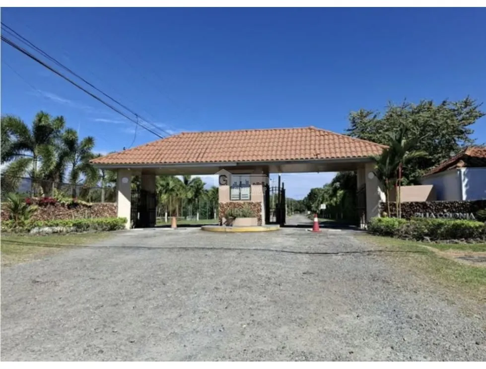 House for Sale in Punta Chame La Colonia 1110 M2 with Swimming Pool