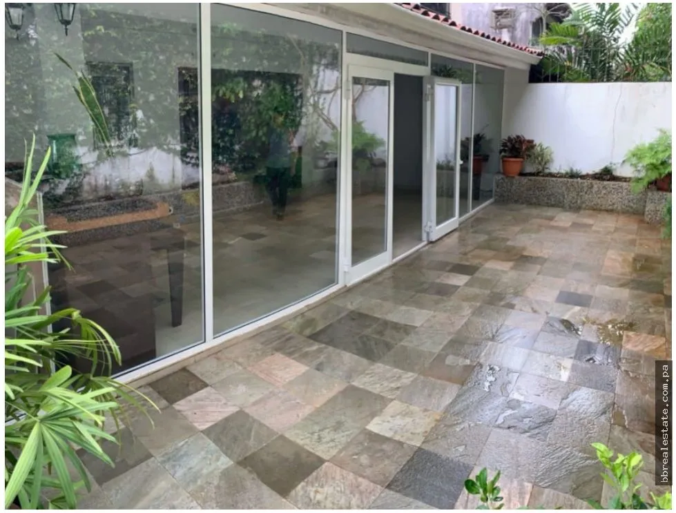 Duplex House for Sale, La Alameda