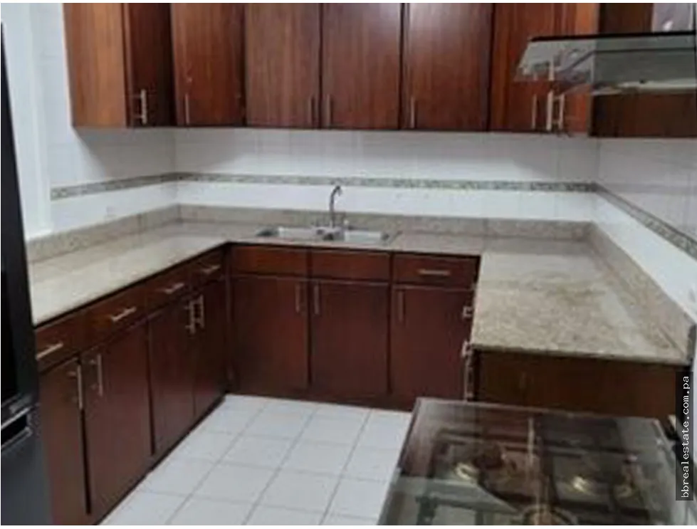 Se vende Apartamento en Plaza Edison,Ph Oceania