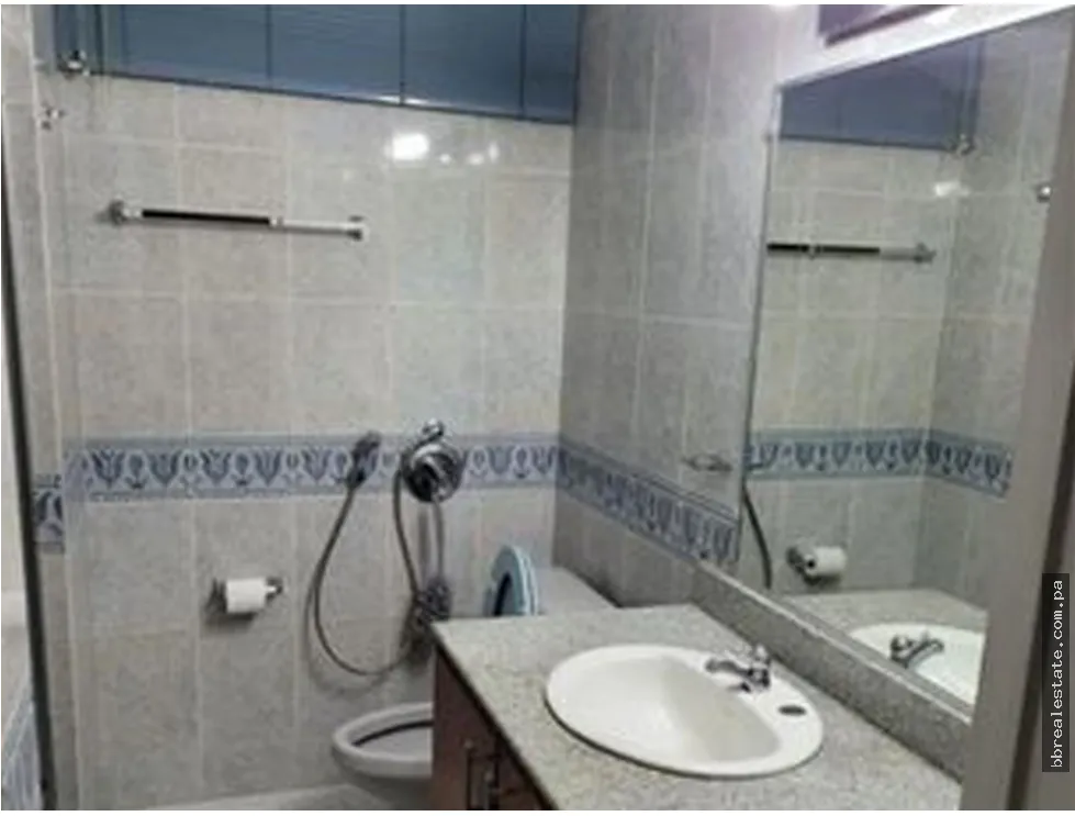 Se vende Apartamento en Plaza Edison,Ph Oceania