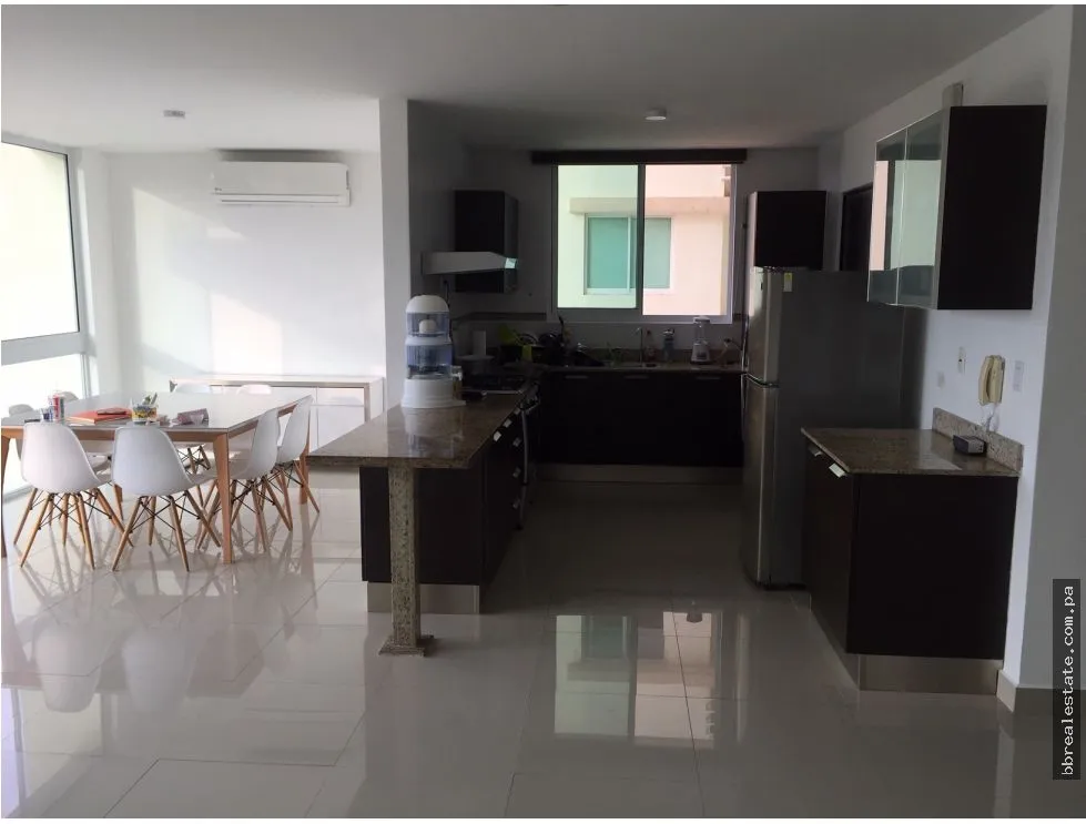 SALE TOWNHOUSE PINE HILLS ALBROOK