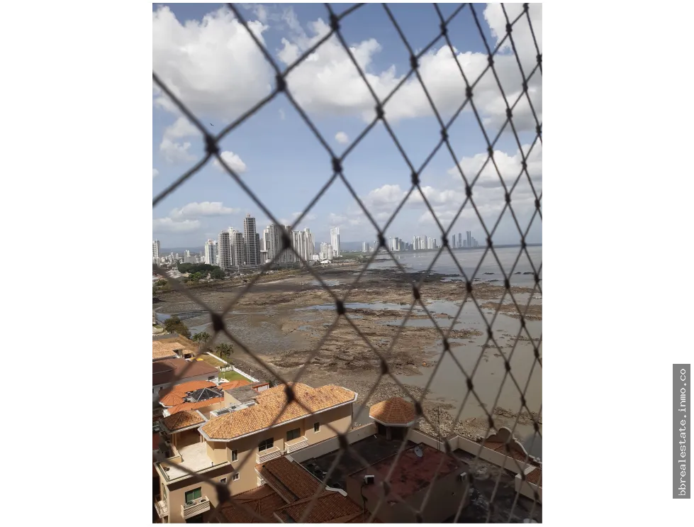 VENTA PH GRAND TOWER MODELO J SUR PUNTA PACIFICA