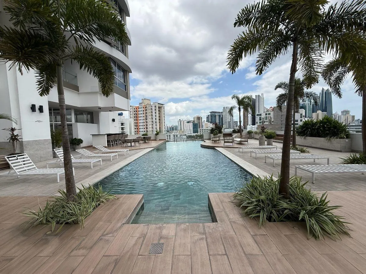 Espectacular Penthouse en Luxor 400 El Cangrejo 300 m², 4 Rec + CBE y Balcón