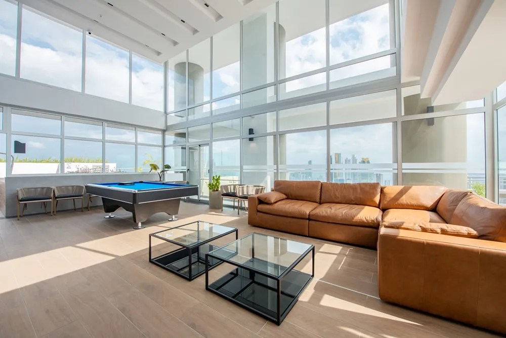 Espectacular Penthouse en Luxor 400 El Cangrejo 300 m², 4 Rec + CBE y Balcón