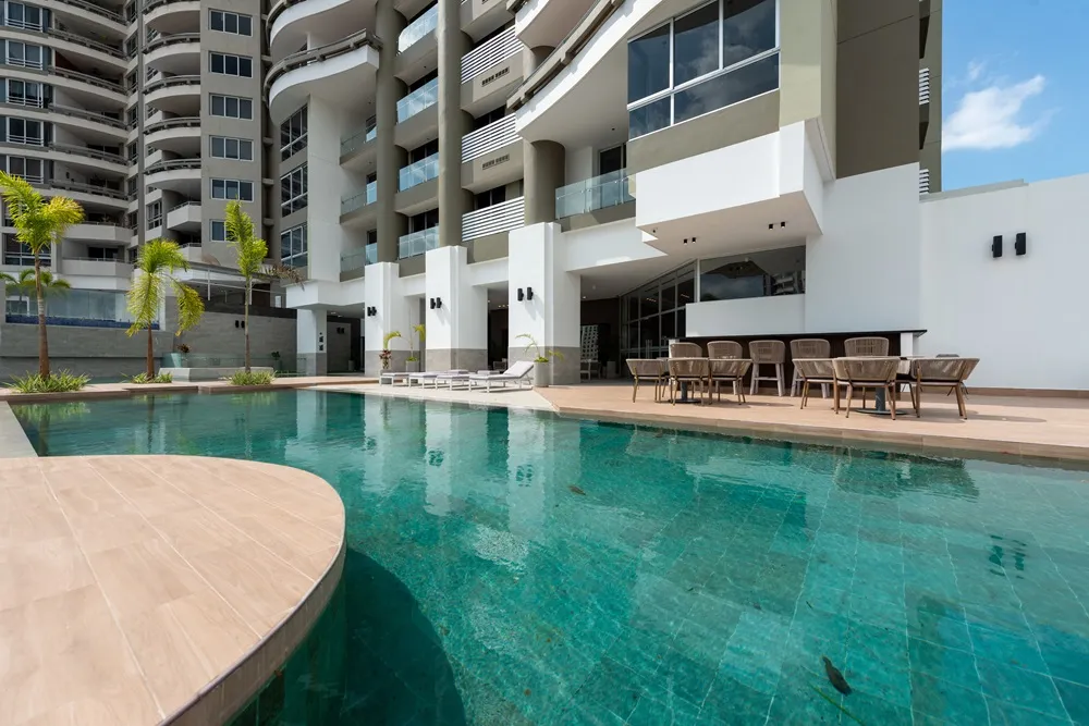 Espectacular Penthouse en Luxor 400 El Cangrejo 300 m², 4 Rec + CBE y Balcón
