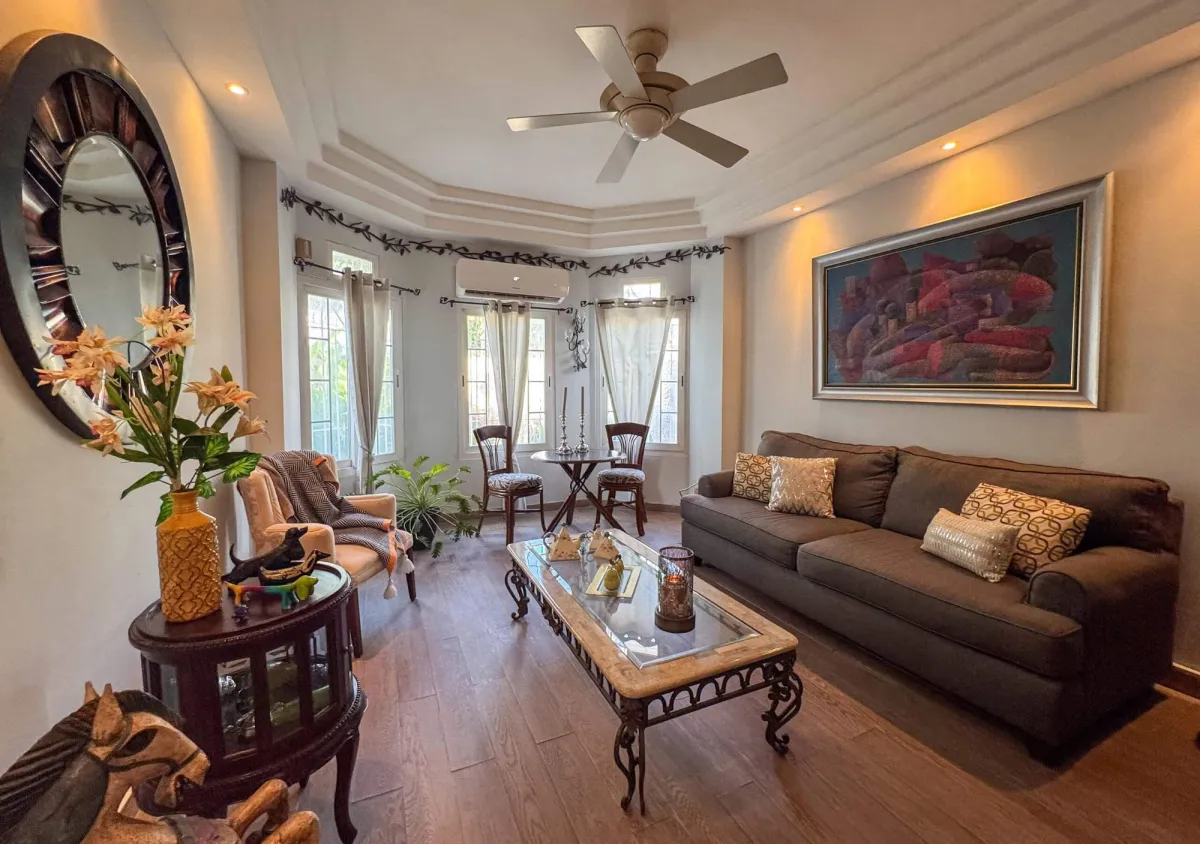 Luxury Dos Mares House in Panama City Panama