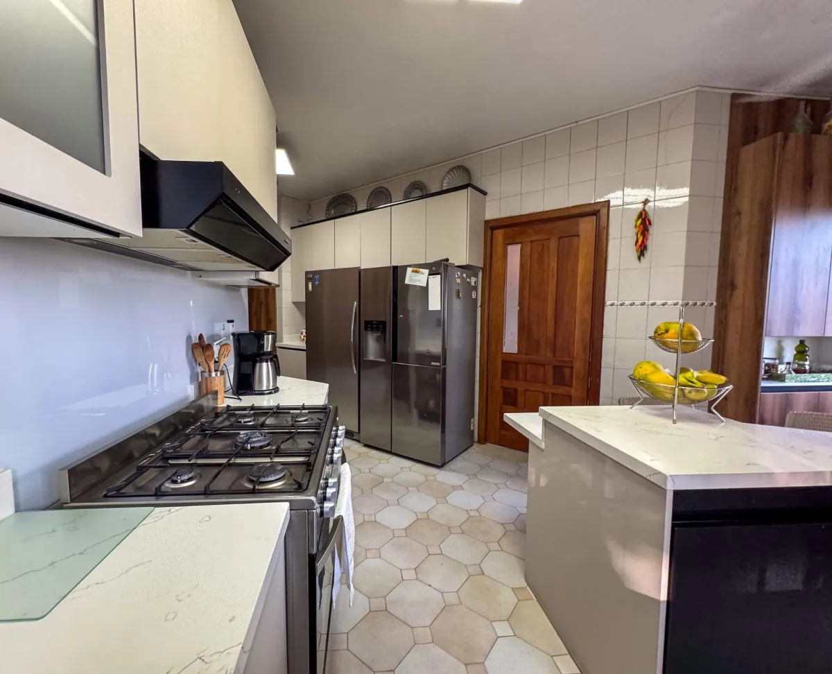 Luxury Dos Mares House in Panama City Panama